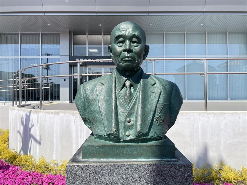 銅像(胸像)クリーニングのphoto