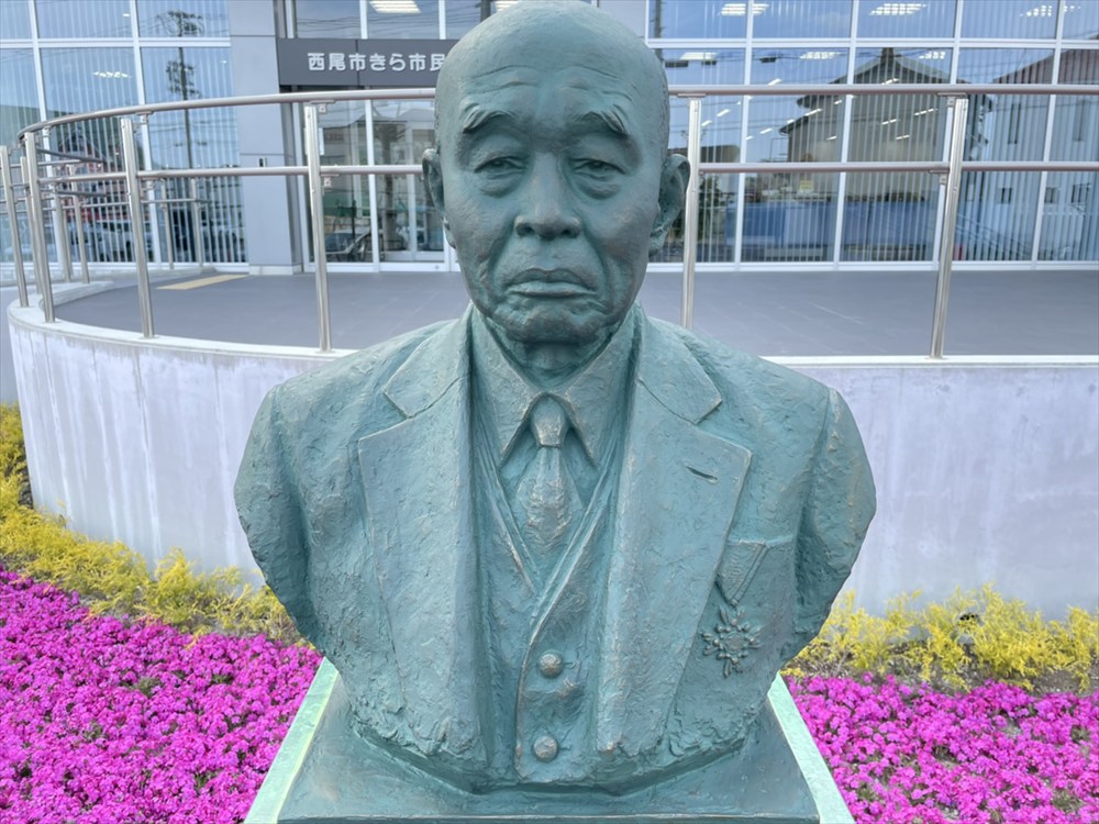 銅像(胸像)クリーニングのphoto